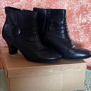 Strictly ComfortElegant Black Ankle Boots